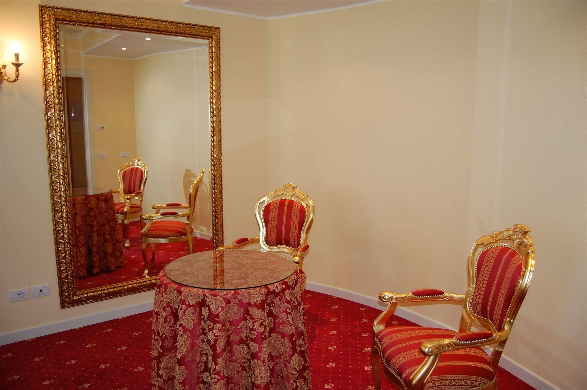 Hotel Motel Gold Calcinate Exterior foto