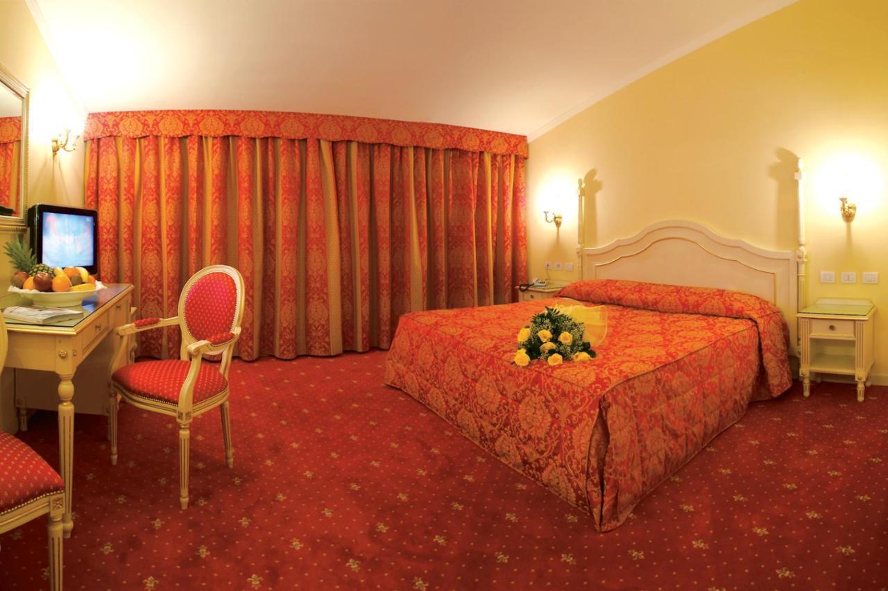 Hotel Motel Gold Calcinate Exterior foto